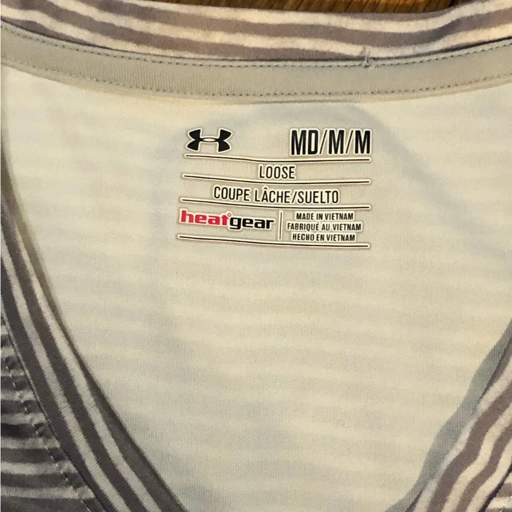 Women’s Under Armour Top - Picture 3 of 4